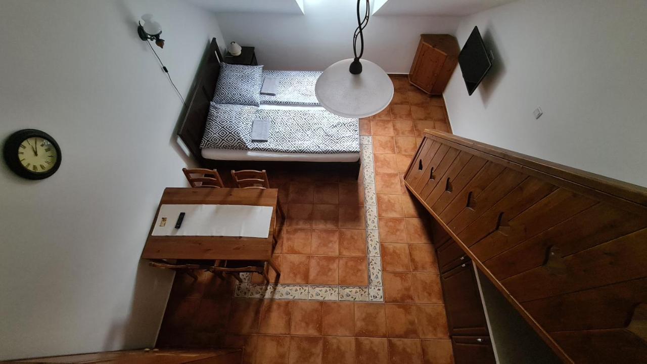Gyulai Fuerdoe Apartman Exteriör bild